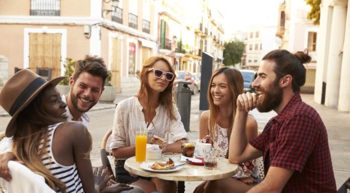 A pesar de las caídas de precios, los millennials siguen metidos en las criptomonedas