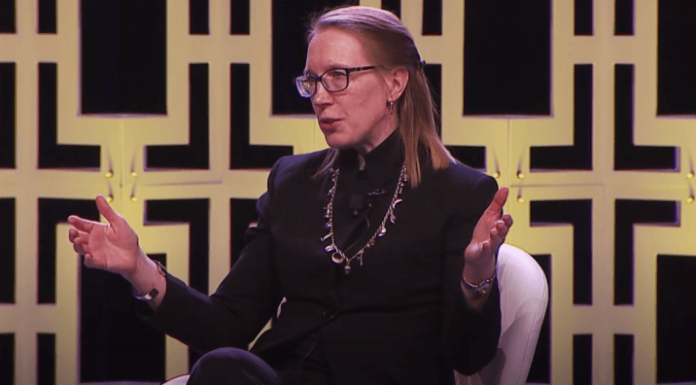 Hester Peirce: la SEC de EE. UU. debería dejar de negar categóricamente los ETP de Bitcoin al contado