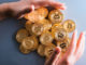 5.000 bitcoins de la era satoshi se mueven con un nuevo mínimo del mercado