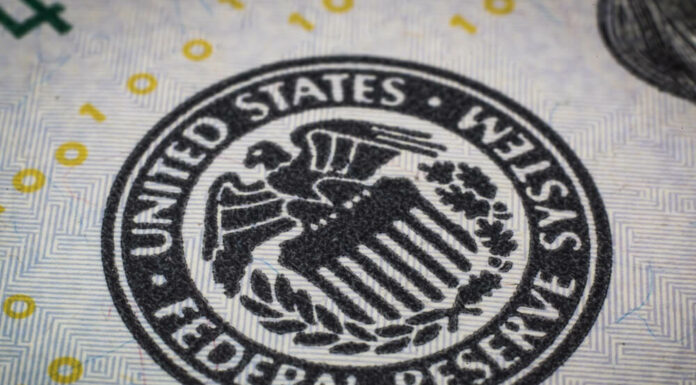 Los comerciantes de Bitcoin están tratando de ignorar a la Reserva Federal