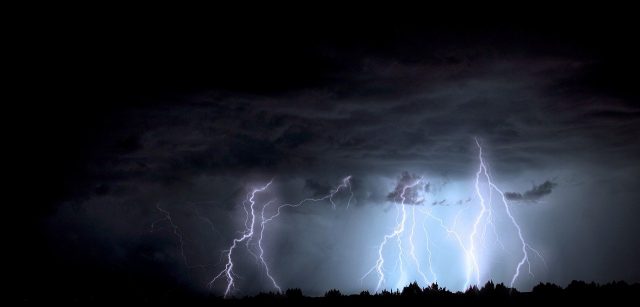 Red Rayo.  se avecina una tormenta