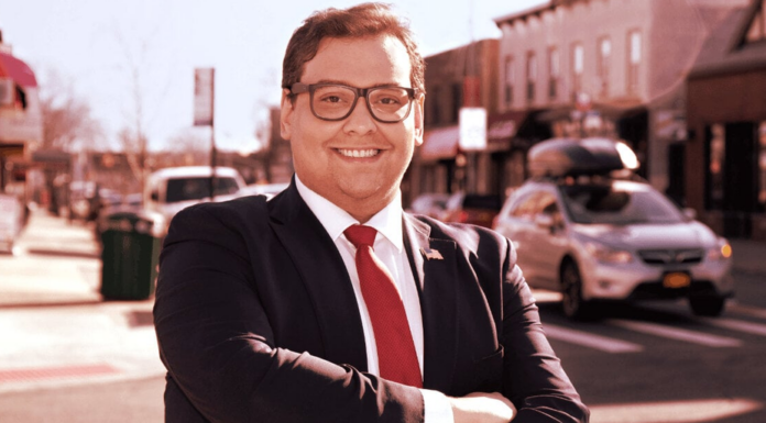 Los ejecutivos de FTX maximizan las donaciones al representante George Santos