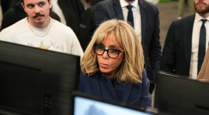 Cuando Brigitte Macron llegó a NFT París