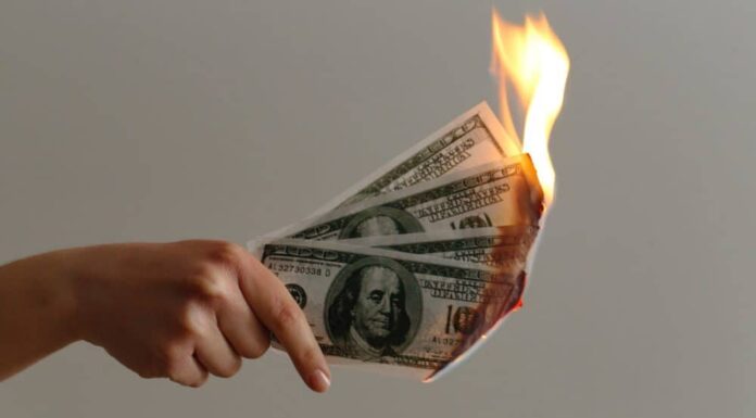 Cuota de mercado de USD en intercambios centralizados cayó 31% en un año: Kaiko