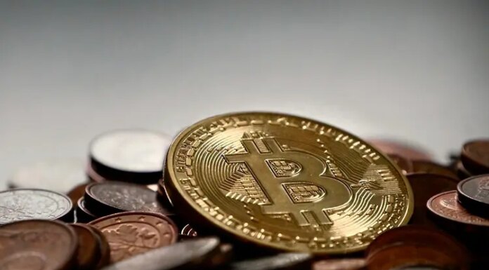 Sin grandes emociones, Bitcoin abre el día estable y refuerza soporte