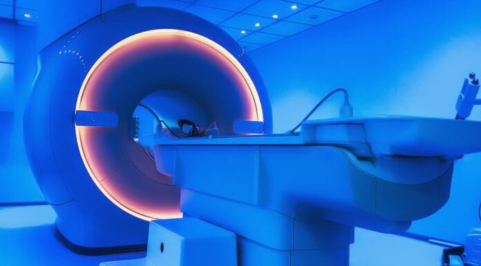 AI puede encontrar signos de enfermedad en resonancias magnéticas que los médicos podrían pasar por alto