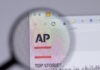 Associated Press limita cómo los periodistas pueden usar la IA generativa