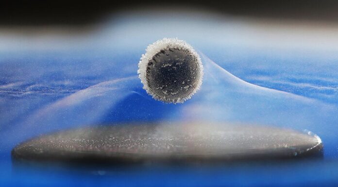 La afirmación de un superconductor a temperatura ambiente genera entusiasmo y escepticismo