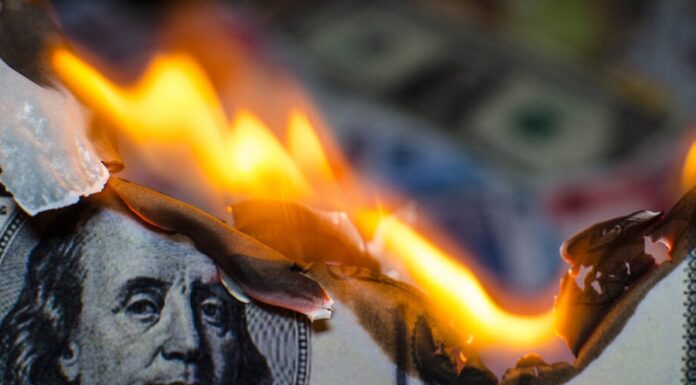 Bitcoin y Ethereum se tambalean mientras la inflación estadounidense se desacelera al 2,5% en agosto