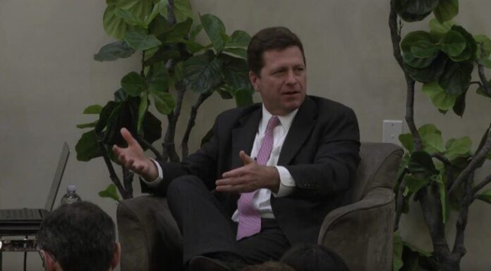 El ex presidente de la SEC, Jay Clayton, explica por qué los acontecimientos recientes han hecho que la aprobación de un ETF al contado de Bitcoin sea «inevitable»