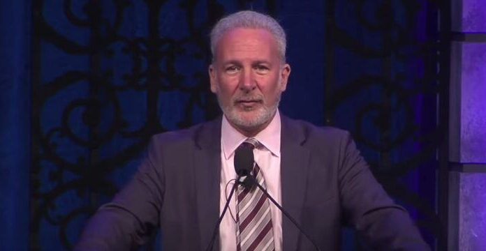 Peter Schiff advierte sobre la creciente exposición de los bancos al sector inmobiliario, superando los niveles de 2007