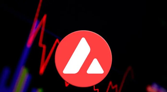 Avalanche lanza la actualización Firewood, pero los inversores desconfían de AVAX