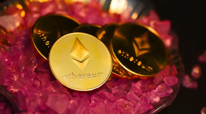 Los precios de Ethereum y XRP caen a medida que el mercado criptográfico continúa luchando, pero estas nuevas Altcoins aún parecen alcistas