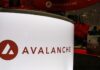 Avalanche invierte la capitalización de mercado de Dogecoin con un aumento de dos dígitos