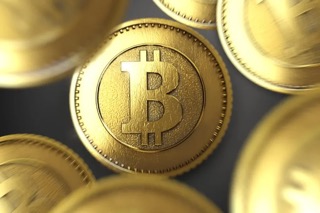 Las ballenas Bitcoin venden 50.000 BTC por valor de 2.200 millones de dólares, ¿ha terminado el repunte?