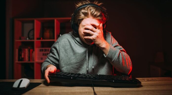 Desnudo con IA: los servicios de desnudos deepfake se disparan en popularidad