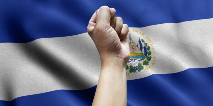 El-Salvador-flag-protest-gID_7.jpeg