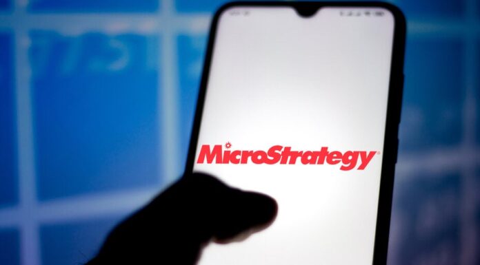 MicroStrategy aumenta sus tenencias de Bitcoin a $8 mil millones