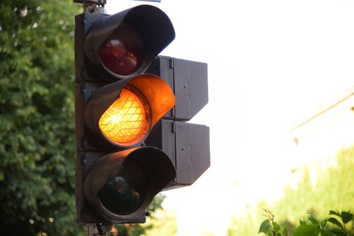 bitcoin-price-buy-sell-signal-shutterstock_726550312.jpg