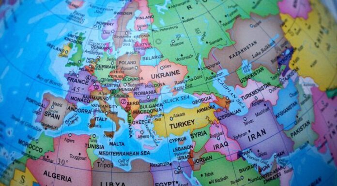 La deuda mundial alcanzó un récord de 313 billones de dólares en 2023, informa el Instituto de Finanzas Internacionales