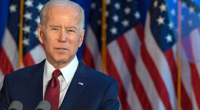 Nombres importantes se unen a Biden en el grupo de seguridad de IA, incluidos OpenAI, Microsoft, Google, Apple y Amazon