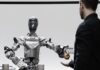 La figura de una startup de IA muestra un robot conversacional dotado de tecnología OpenAI