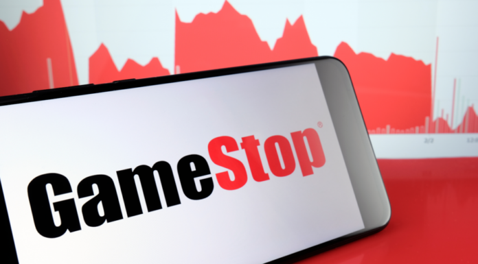 Las acciones de GameStop caen antes de la reunión crítica de accionistas
