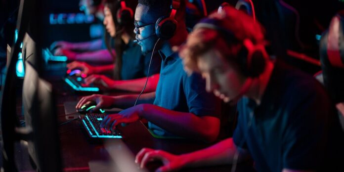 Esports-shutterstock_1950002116-16x9-1-gID_7.jpg
