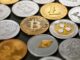Trader cita 3 criptomonedas para comprar con Bitcoin cayendo