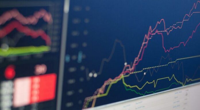 El aumento de los costos de la deuda eleva el déficit de EE. UU. a 1,27 billones de dólares en el año fiscal