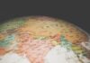 Ex oficial de inteligencia marina en el Mar de China Meridional: a un paso del caos económico mundial