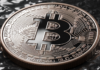 Bitcoin sube a $105,000 mientras el comercio de Trump continúa impulsando los activos al alza
