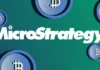 MicroStrategy debuta en Nasdaq-100, impulsando la exposición a Bitcoin y las entradas de ETF