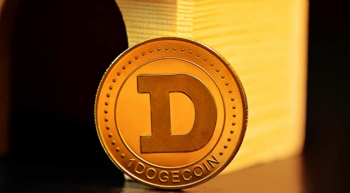 El impulso de Dogecoin se debilita: el RSI indica una continuación bajista a 0,3 dólares