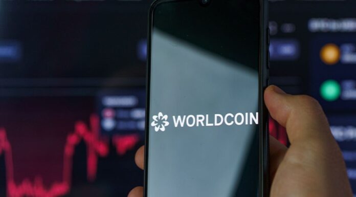 WorldCoin contradice la suspensión y mantiene los pagos de las criptomonedas por registro de IRIS en Brasil