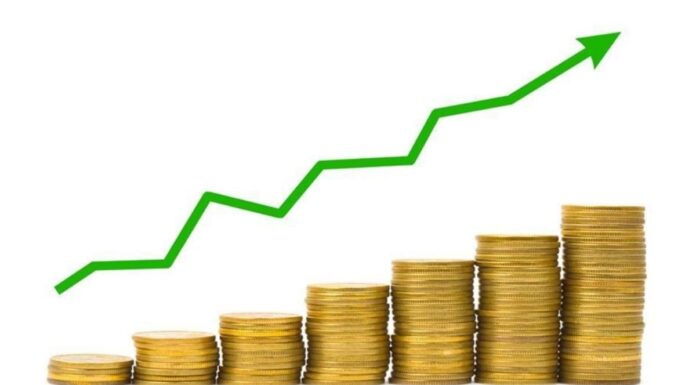 Los inversores minoristas aumentan la acumulación de bitcoin en un 72% en medio de la intensa venta de ballenas – detalles