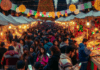 Cientos de personas utilizan bitcoin para comprar en un mercado navideño en México.